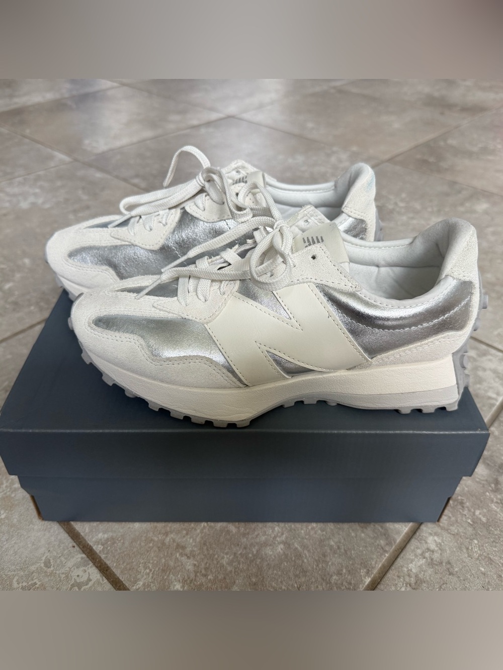 New Balance Women's White and Silver Metallic Retro Runner Sneakers